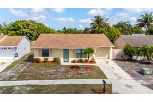 MLS# R11077580, Lake Worth, Florida 33463