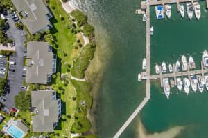 350 NE Edgewater Drive 204, Stuart, FL 34996 Sold 07/16/25