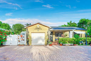 910 Sylvan Lane, Lake Worth, FL 33461 Sold 06/13/25