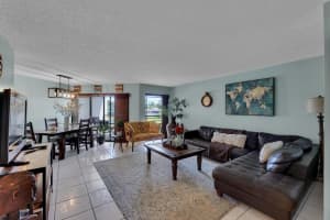5650 Camino Del Sol 205, Boca Raton