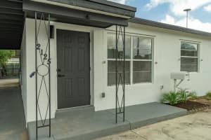 2125 Longwood Road, West Palm Beach, FL 33409 Sold 05/02/25