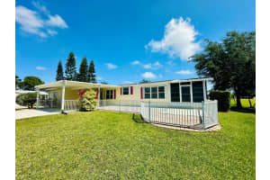 8102 9th Hole Drive, Port Saint Lucie, FL 34952 Sold 10/30/25