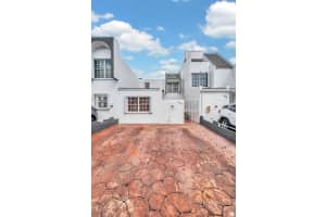 879 W 37th Terr #51 Street, Hialeah, FL 33012 Sold 05/14/25