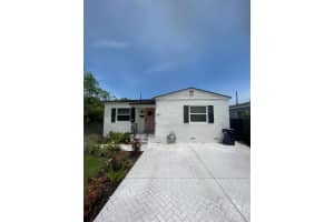 2811 Sw 68th Avenue, Miami