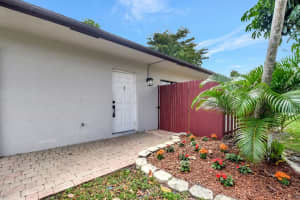 5384 Mendoza Street, West Palm Beach, FL 33415 Sold 08/04/25