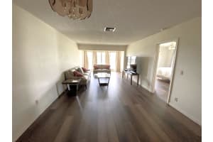 1121 Cactus Terrace 204, Delray Beach, FL 33445 Sold 07/31/25