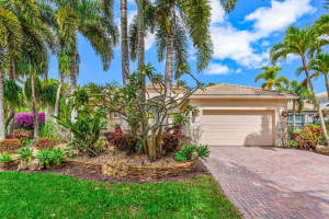 8627 Tierra Lago Cove, Lake Worth, FL 33467 Sold 05/09/25