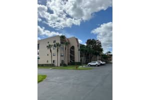 140 Lake Nancy Lane 213, West Palm Beach