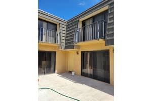 1724 17th Way, West Palm Beach, FL 33407 Sold 07/31/25