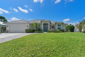 272 NE Surfside Avenue, Port Saint Lucie, FL 34983 - MLS#R11079179
