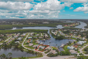 718 SE Essex Drive, Port Saint Lucie, FL 34984 - MLS#R11079289