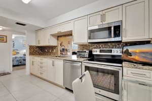 6461 NW 2nd Avenue 512, Boca Raton, FL 33487 - MLS#R11079350
