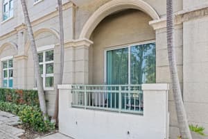 403 S Sapodilla Avenue 101, West Palm Beach, FL 33401 Sold 09/23/25