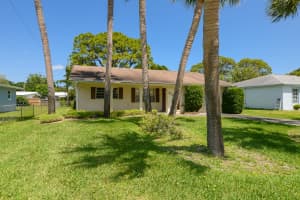 1016 Jamaica Avenue, Fort Pierce, FL 34982 Sold 11/17/25