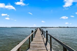 7 Via Lago, Boynton Beach, FL 33435 Sold 10/20/25