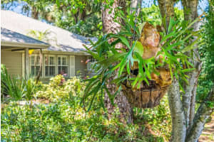 435 61st Avenue, Vero Beach, FL 32968 - MLS#R11079679