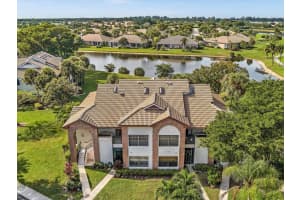 8049 Aberdeen Drive 201, Boynton Beach