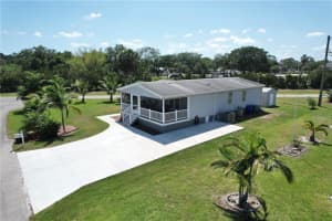 309 Pineapple Street, Sebastian, FL 32958 - MLS#R11079814