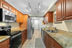 899 Jeffery Street 201, Boca Raton, FL 33487 Sold 08/05/25