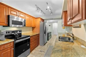 899 Jeffery Street 201, Boca Raton, FL 33487 Sold 08/05/25