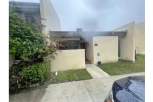 9930 Nw 10th Street 9, Pembroke Pines