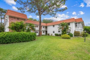 2600 SE Ocean Boulevard V12, Stuart, FL 34996 Sold 06/04/25