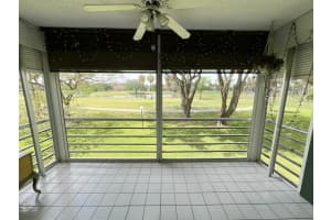 3960 Oaks Clubhouse Drive 209, Pompano Beach