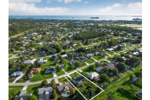243 Delaware Avenue, Sebastian, FL 32958 Sold 05/20/25