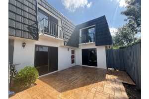 102 Woodland Road, Palm Springs