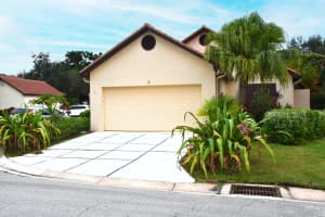 11 Ironwood Way N, Palm Beach Gardens, FL 33418 - MLS#R11080157