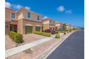 1073 Normandie Way, Vero Beach