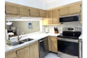 1207 S Lakes End Drive E-2, Fort Pierce, FL 34982 Sold 06/16/25