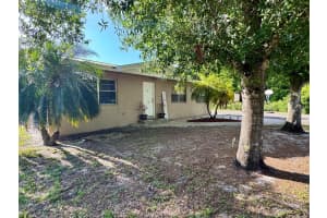 908 SW 7th Avenue, Okeechobee, FL 34974 Sold 06/06/25