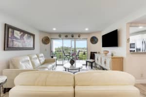 3951 Via Poinciana 512 512, Lake Worth, FL 33467 - MLS#R11080552