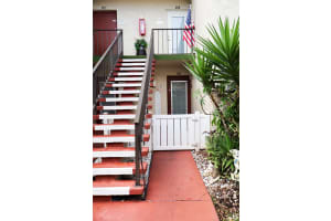 18 Willowbrook Lane 108, Delray Beach, FL 33446 Sold 09/08/25