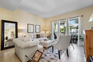 226 N Latitude Circle 207, Delray Beach, FL 33483 - MLS#R11080653