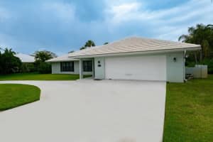 2831 Se Fairway W, Stuart