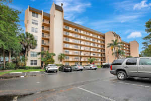 3300 W Rolling Hills Circle 705, Davie