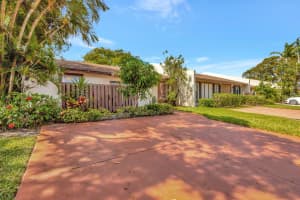 8 Knightsbridge Lane, Boynton Beach, FL 33426 Sold 06/03/25