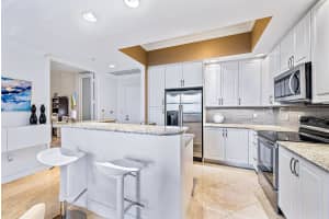 701 S Olive Avenue 802, West Palm Beach, FL 33401 - MLS#R11080878