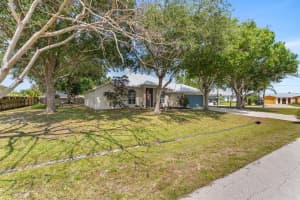 397 NE Gladiola Avenue, Port Saint Lucie, FL 34983 Sold 06/12/25