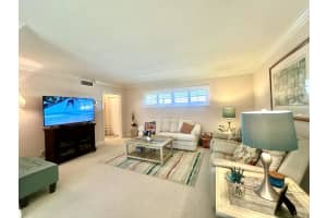 33 Colonial Club 203 Drive 203, Boynton Beach, FL 33435 - MLS#R11081209