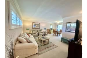33 Colonial Club 203 Drive 203, Boynton Beach, FL 33435 - MLS#R11081209