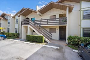 1811 Sw Palm City Road A-202, Stuart