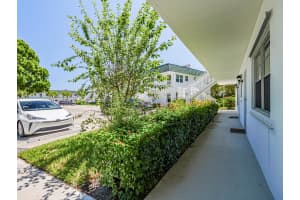 2800 Indian River Boulevard 4r, Vero Beach, FL 32960 - MLS#R11081334