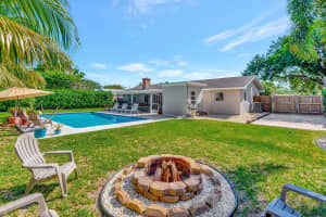 702 Pinegrove Avenue, Jupiter, FL 33458 Sold 06/17/25