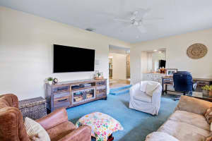 267 Old Country Road S, Wellington, FL 33414 Sold 09/26/25