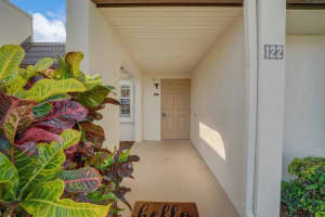 122 Lake Rebecca Drive, West Palm Beach, FL 33411 - MLS#R11081499