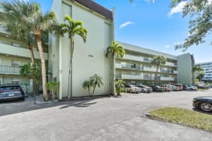 1638 Embassy Drive 411, West Palm Beach, FL 33401 - MLS#R11081573
