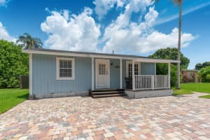893 SW 35th Street, Palm City, FL 34990 Sold 05/28/25